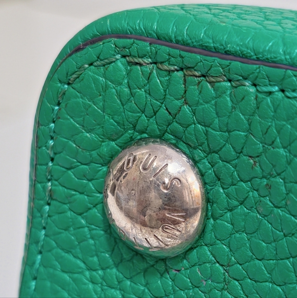 ✨️Authentic Louis Vuitton Capucines BB Green Leather Crossbody Bag - Picture 10 of 13